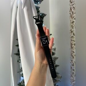 Apple Watch Series 3 Silver 38 MM - WITH BOX AND CHARGER!